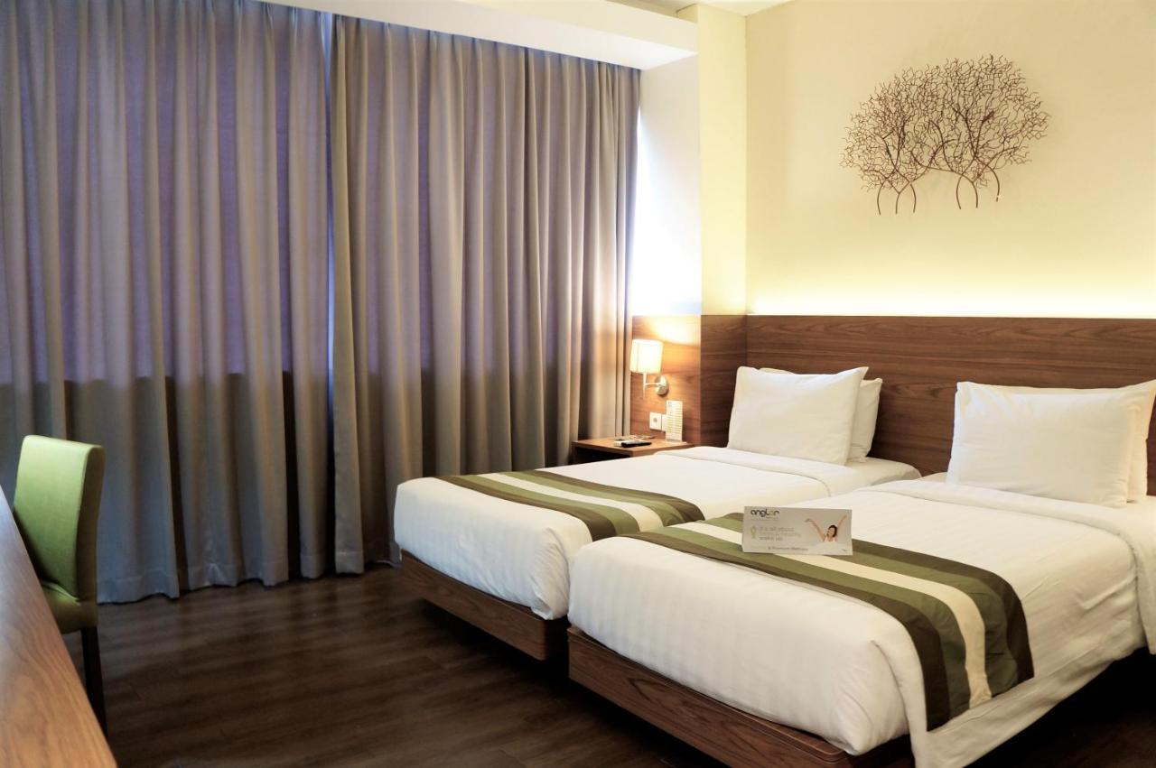 Grand Whiz Poins Simatupang Jakarta Exterior photo