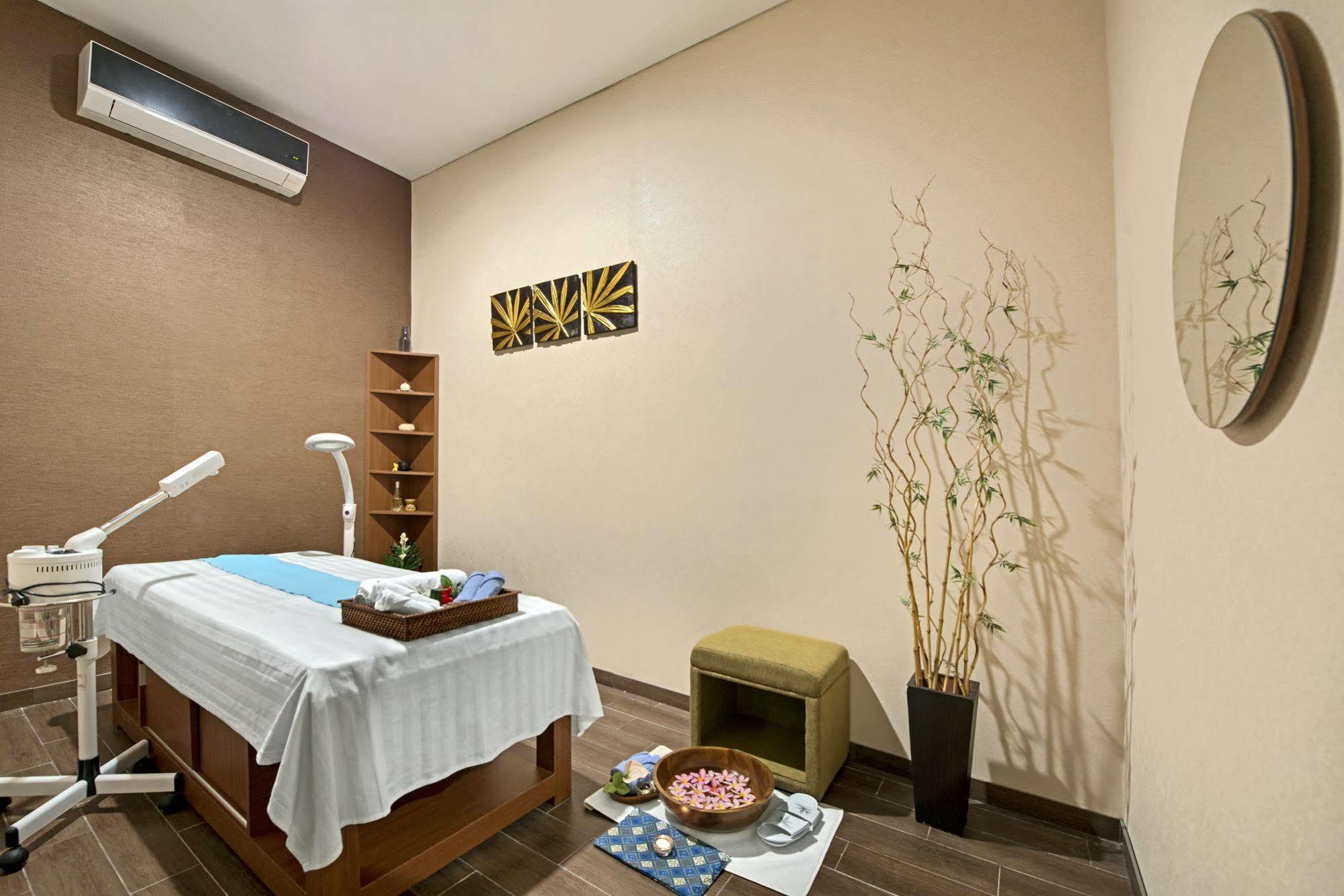 Grand Whiz Poins Simatupang Jakarta Exterior photo