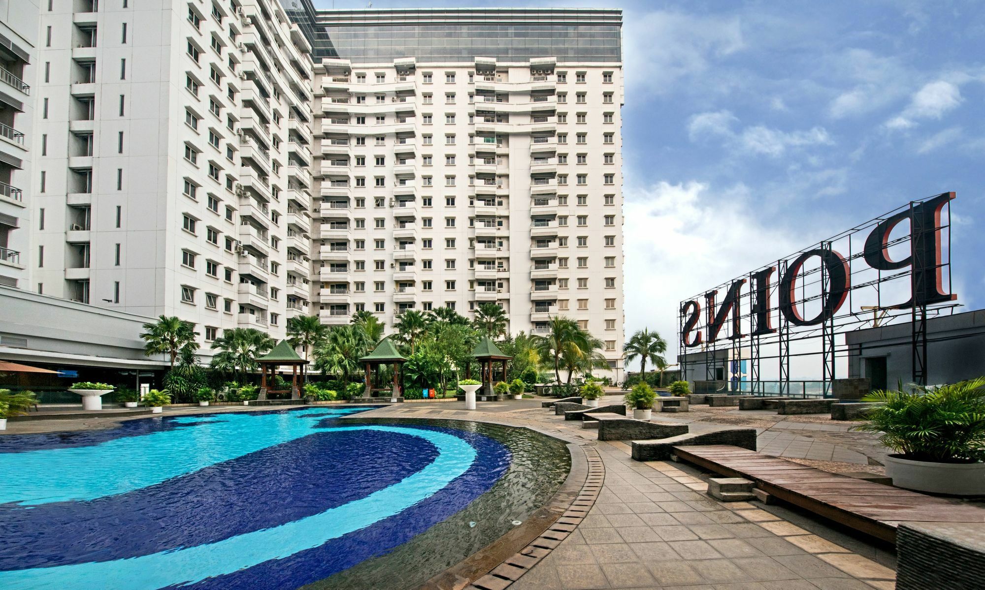 Grand Whiz Poins Simatupang Jakarta Exterior photo